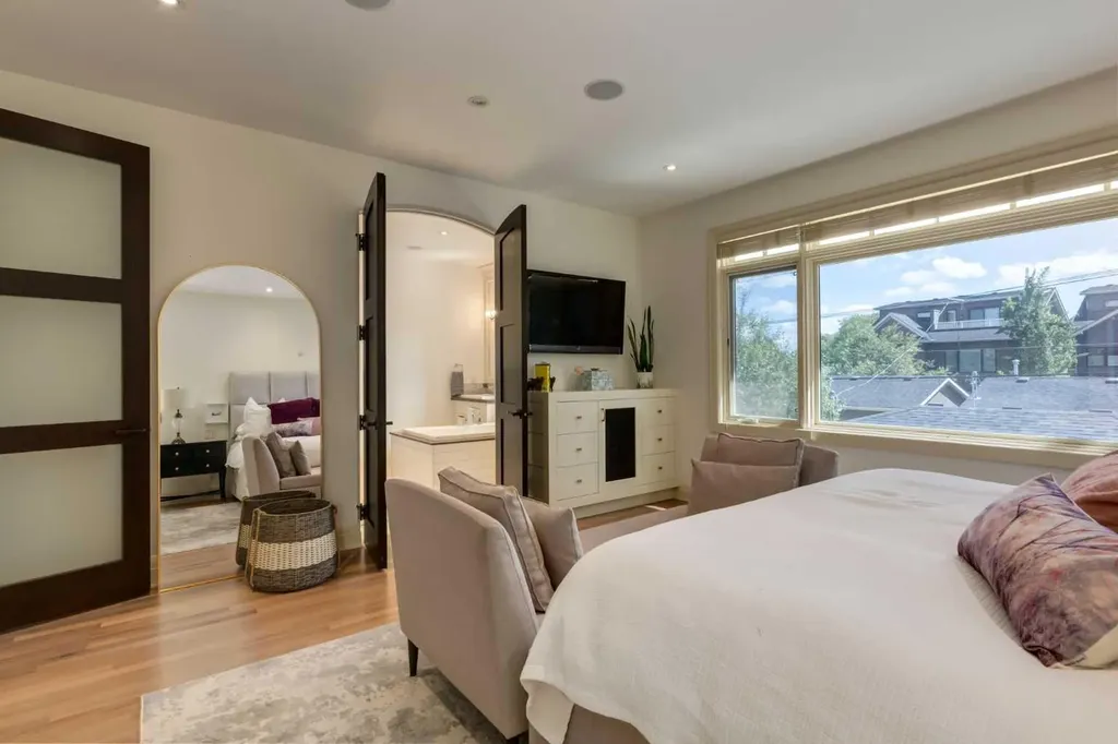 2339 Westmount Road NW Calgary AB T2N 3N7