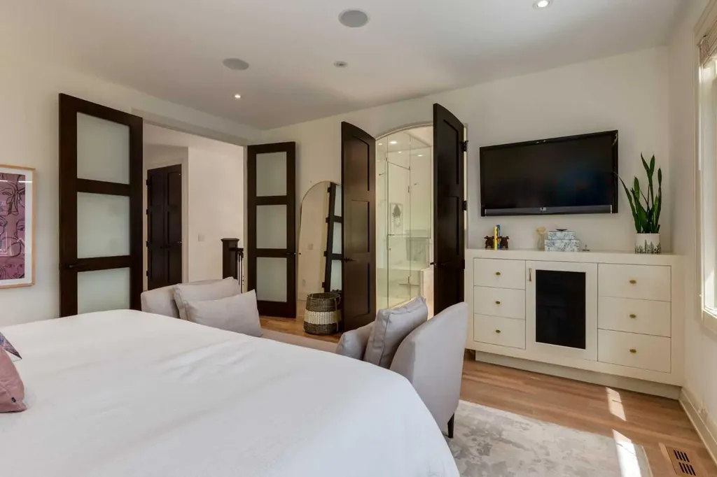 2339 Westmount Road NW Calgary AB T2N 3N7