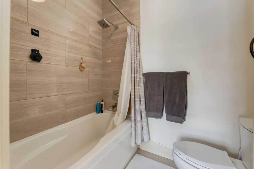 2339 Westmount Road NW Calgary AB T2N 3N7