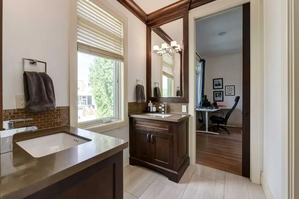 2339 Westmount Road NW Calgary AB T2N 3N7
