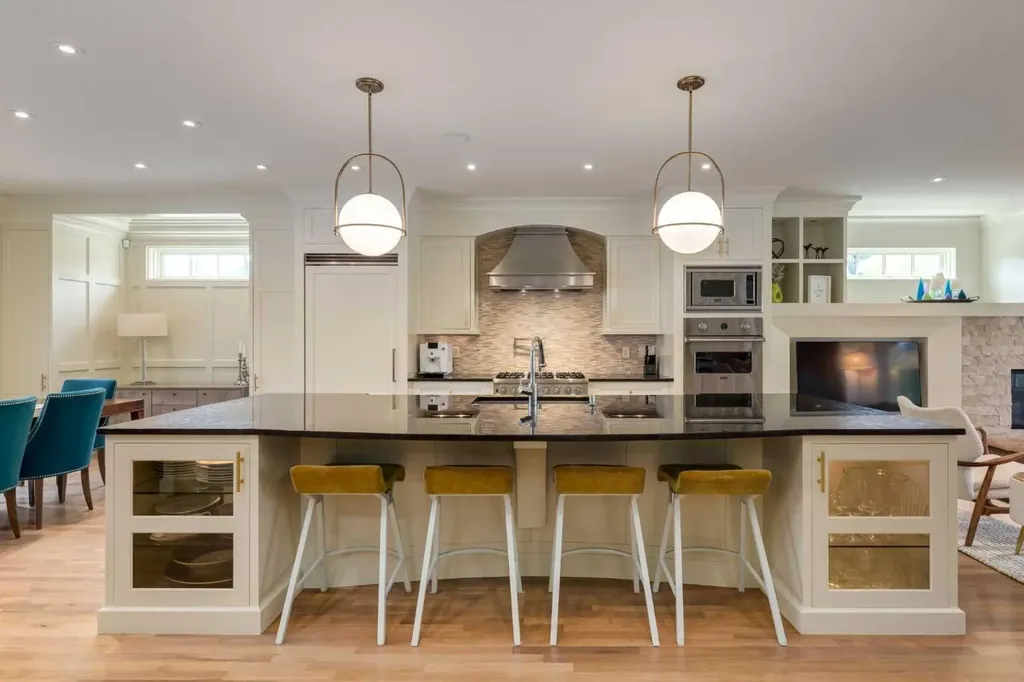 2339 Westmount Road NW Calgary AB T2N 3N7