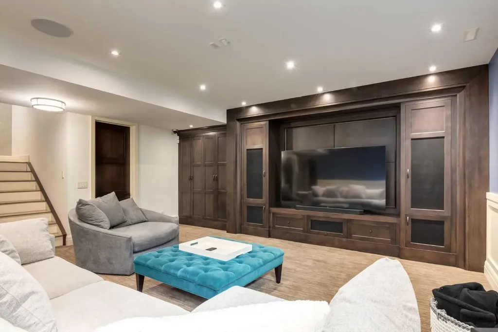 2339 Westmount Road NW Calgary AB T2N 3N7
