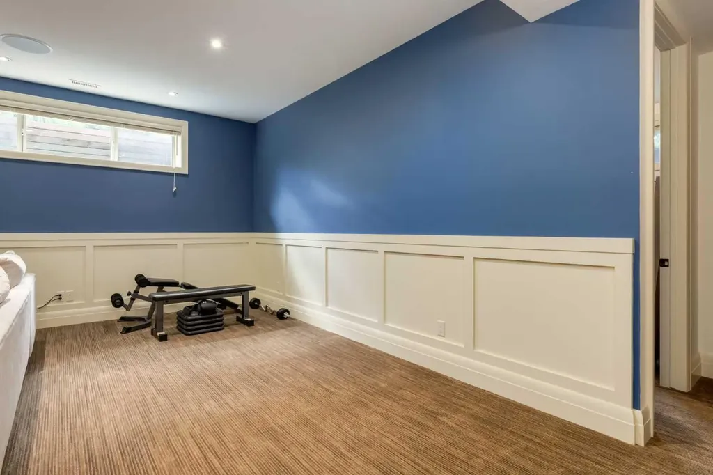 2339 Westmount Road NW Calgary AB T2N 3N7