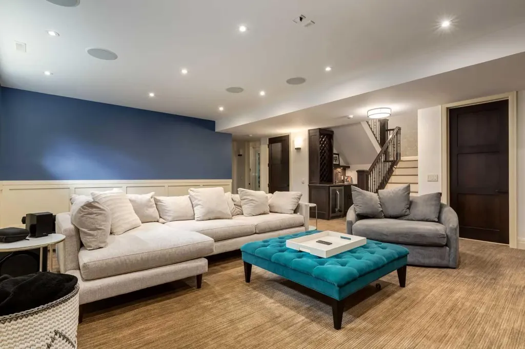 2339 Westmount Road NW Calgary AB T2N 3N7