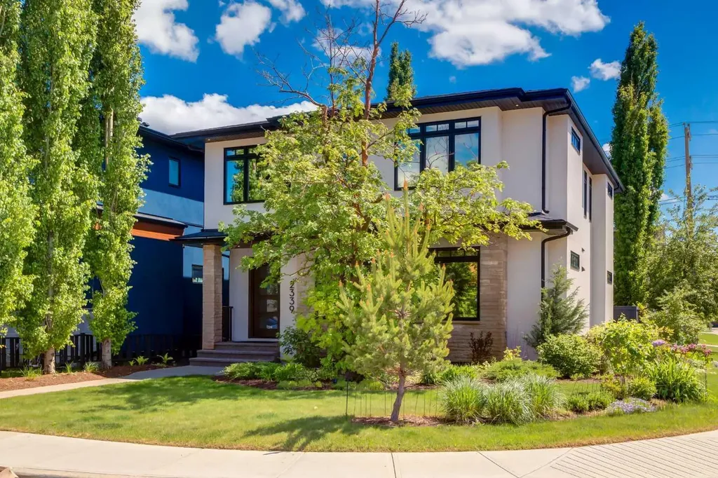 2339 Westmount Road NW Calgary AB T2N 3N7