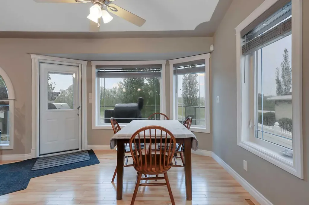 27 Fern Glade Crescent Sylvan Lake AB T4S 1Z7
