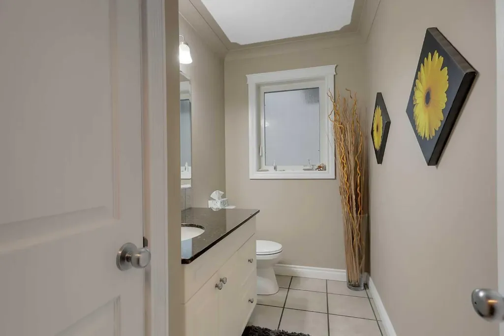 27 Fern Glade Crescent Sylvan Lake AB T4S 1Z7