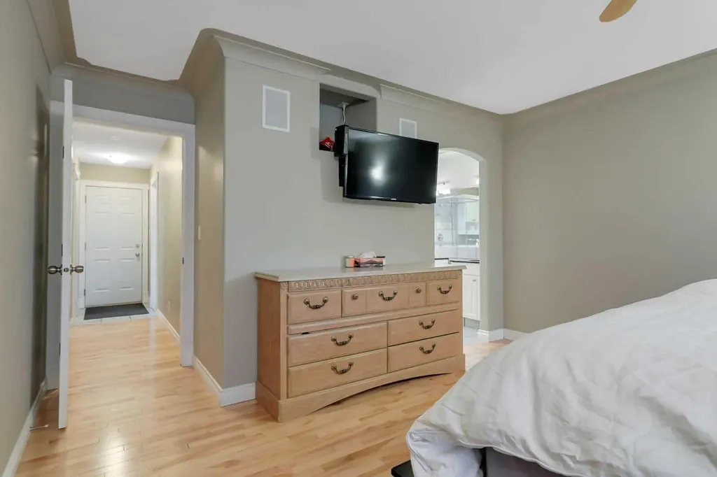 27 Fern Glade Crescent Sylvan Lake AB T4S 1Z7