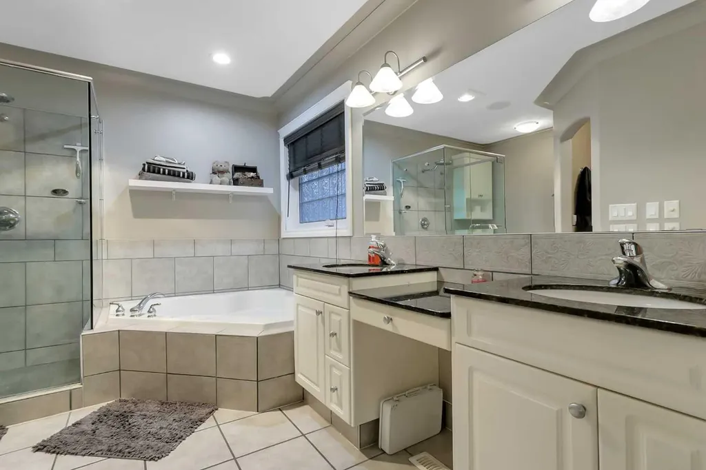 27 Fern Glade Crescent Sylvan Lake AB T4S 1Z7