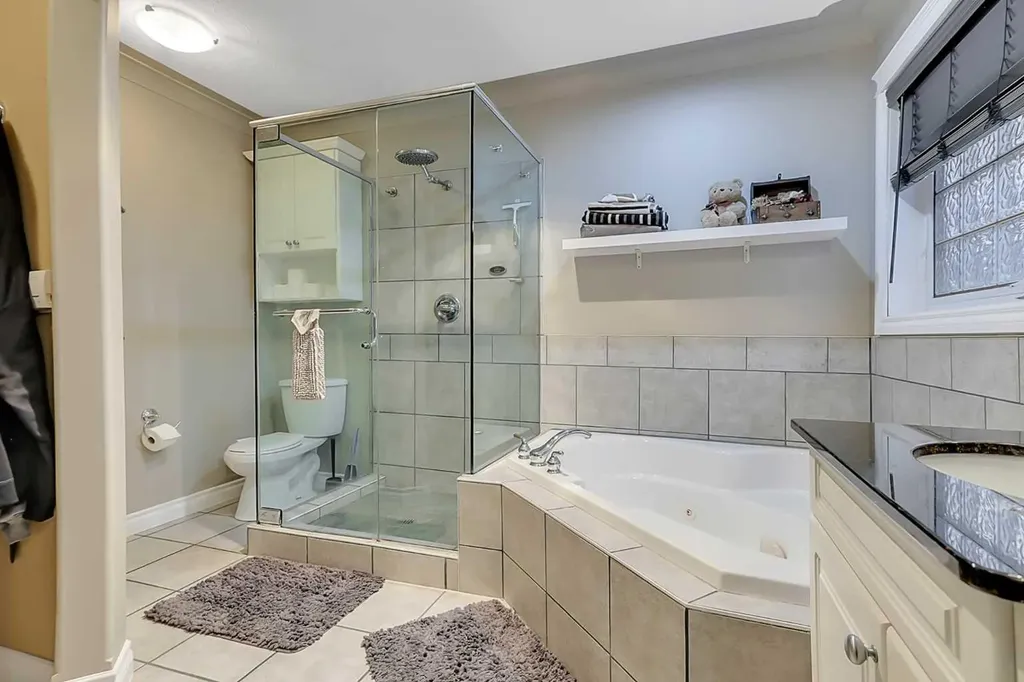 27 Fern Glade Crescent Sylvan Lake AB T4S 1Z7