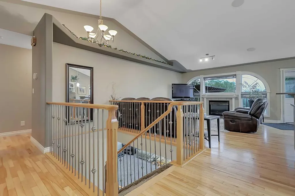 27 Fern Glade Crescent Sylvan Lake AB T4S 1Z7