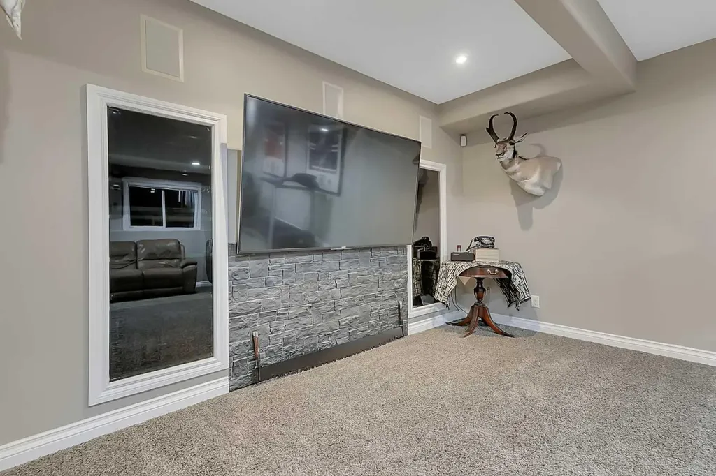 27 Fern Glade Crescent Sylvan Lake AB T4S 1Z7
