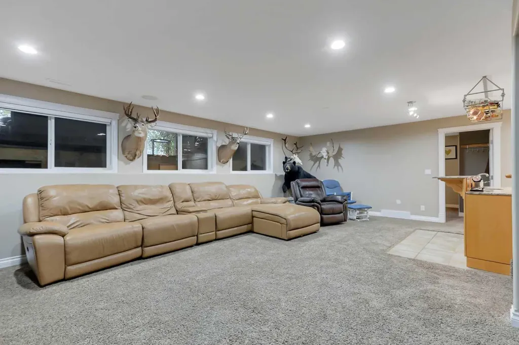 27 Fern Glade Crescent Sylvan Lake AB T4S 1Z7