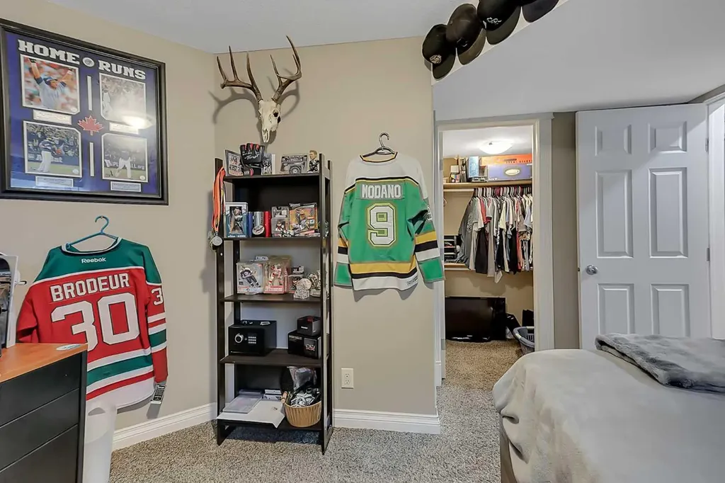 27 Fern Glade Crescent Sylvan Lake AB T4S 1Z7