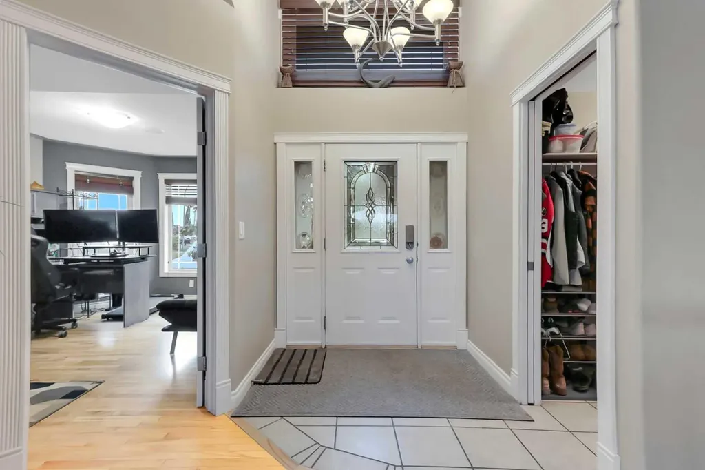 27 Fern Glade Crescent Sylvan Lake AB T4S 1Z7