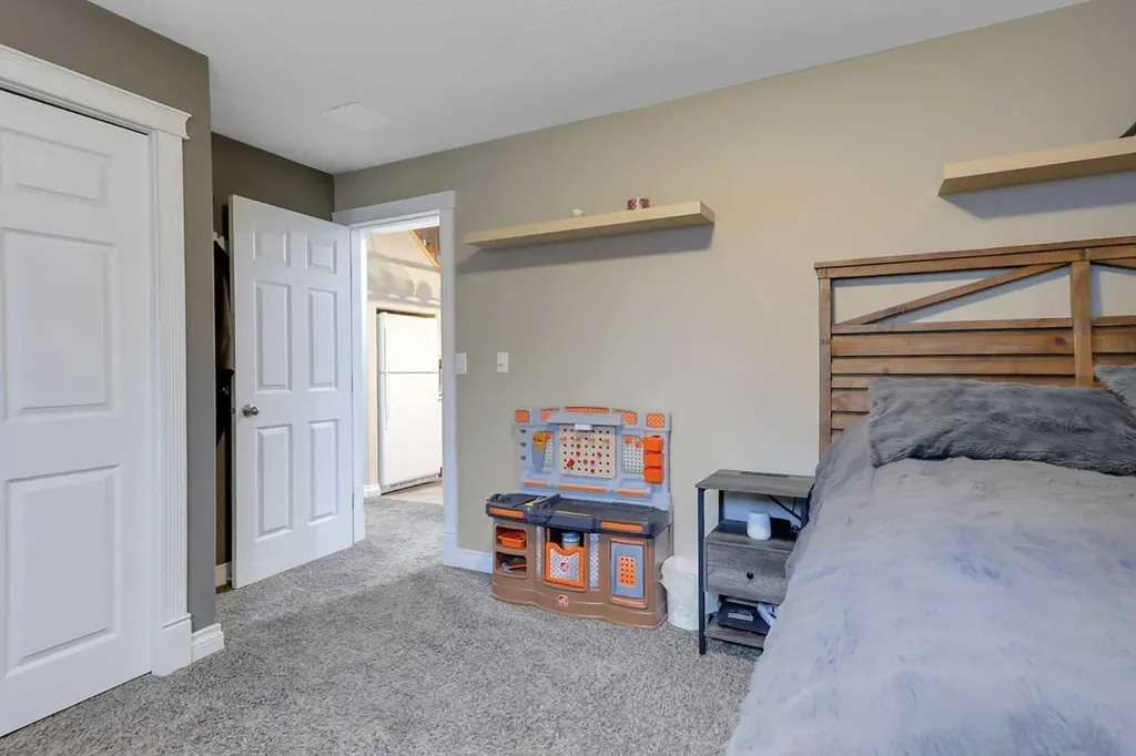27 Fern Glade Crescent Sylvan Lake AB T4S 1Z7