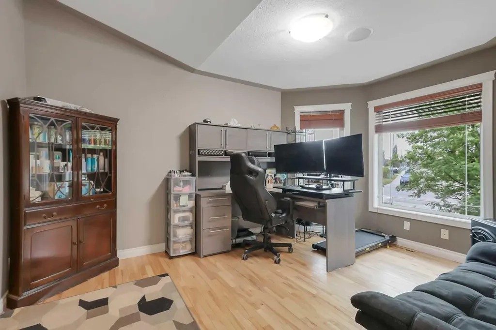 27 Fern Glade Crescent Sylvan Lake AB T4S 1Z7