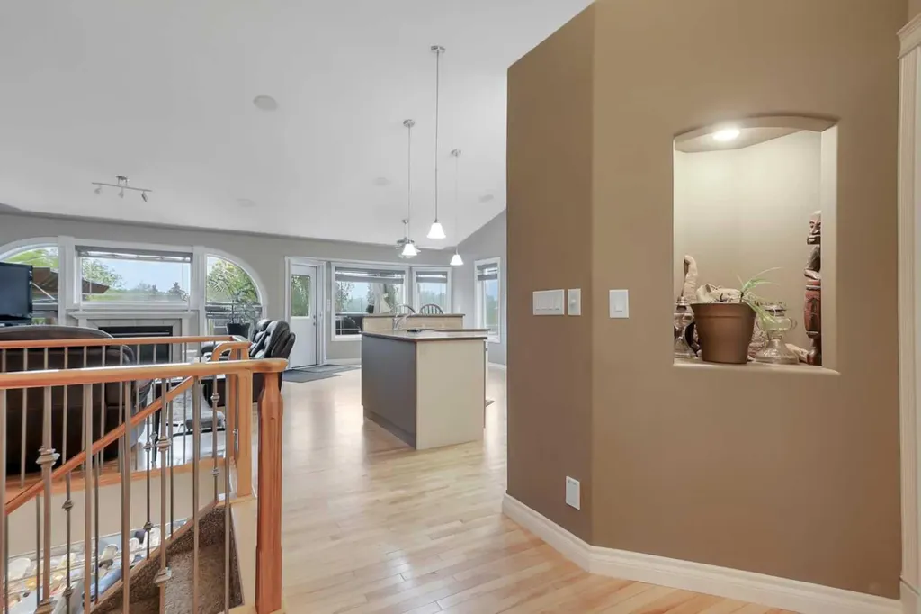 27 Fern Glade Crescent Sylvan Lake AB T4S 1Z7