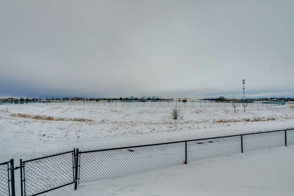 2781 Chinook Winds Drive SW Airdrie AB T4B 3S5
