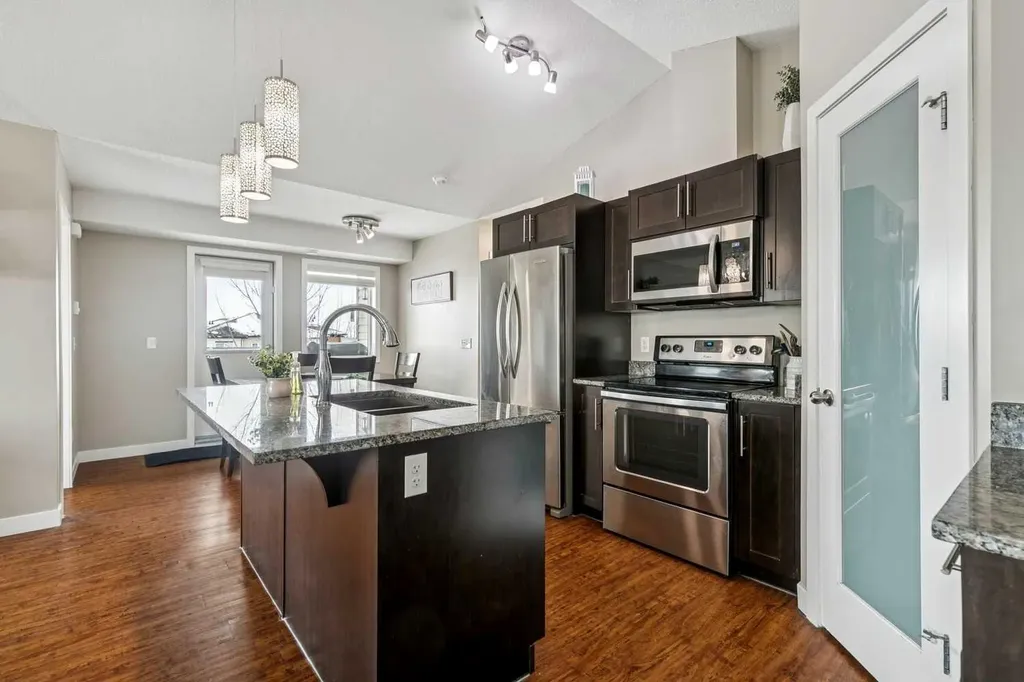 2781 Chinook Winds Drive SW Airdrie AB T4B 3S5