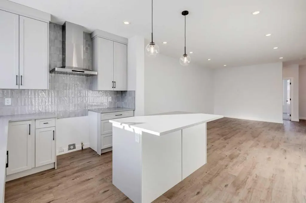 33 Savanna Place NE Calgary AB T3J 4B6