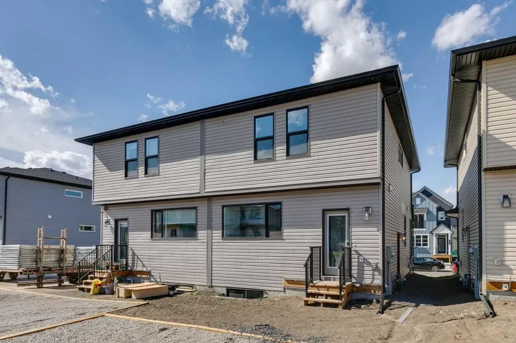 33 Savanna Place NE Calgary AB T3J 4B6