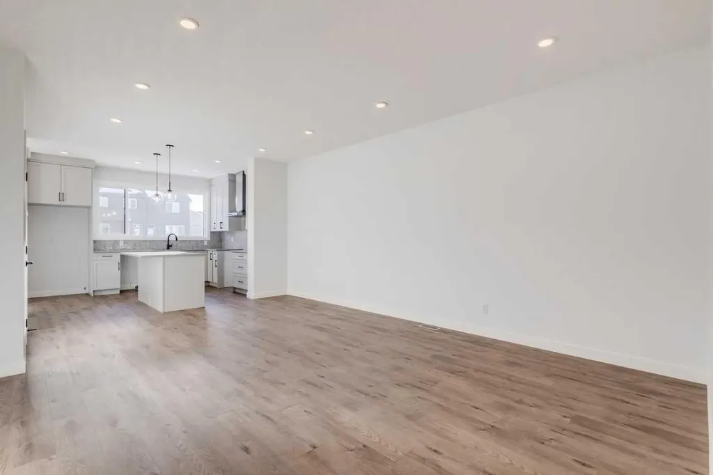 33 Savanna Place NE Calgary AB T3J 4B6
