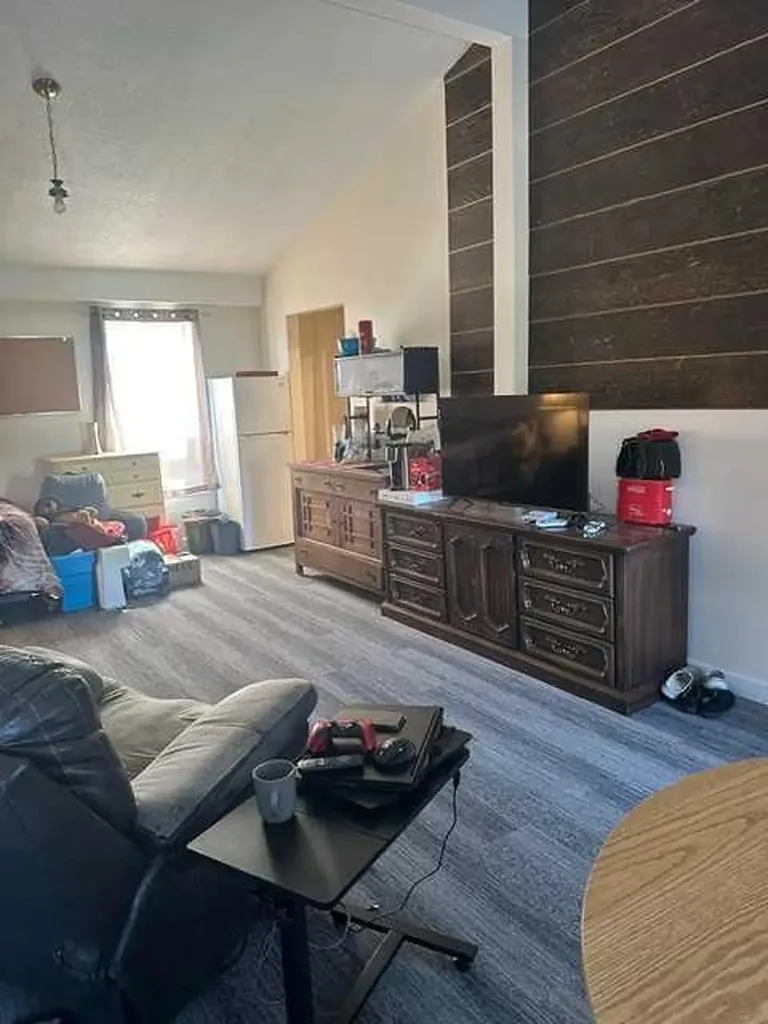925 West Avenue Pincher Creek AB T0K1W0