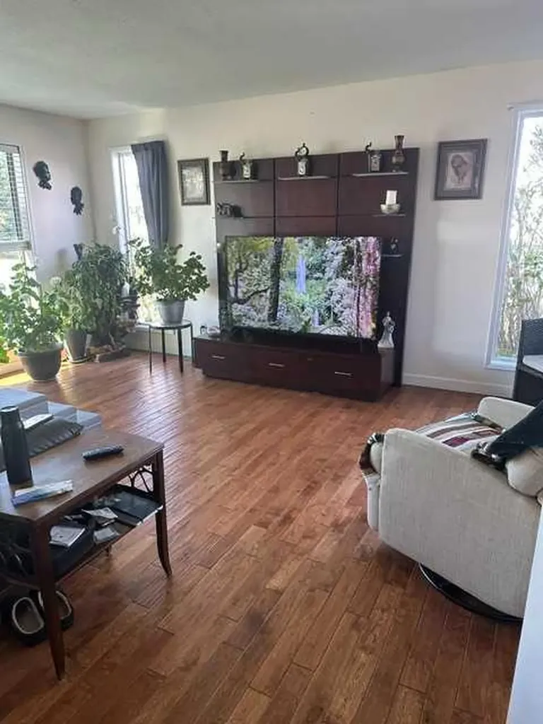 925 West Avenue Pincher Creek AB T0K1W0