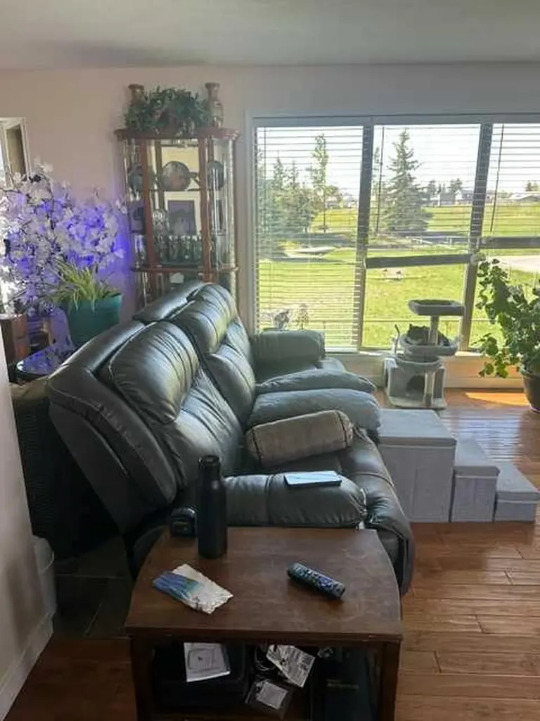 925 West Avenue Pincher Creek AB T0K1W0