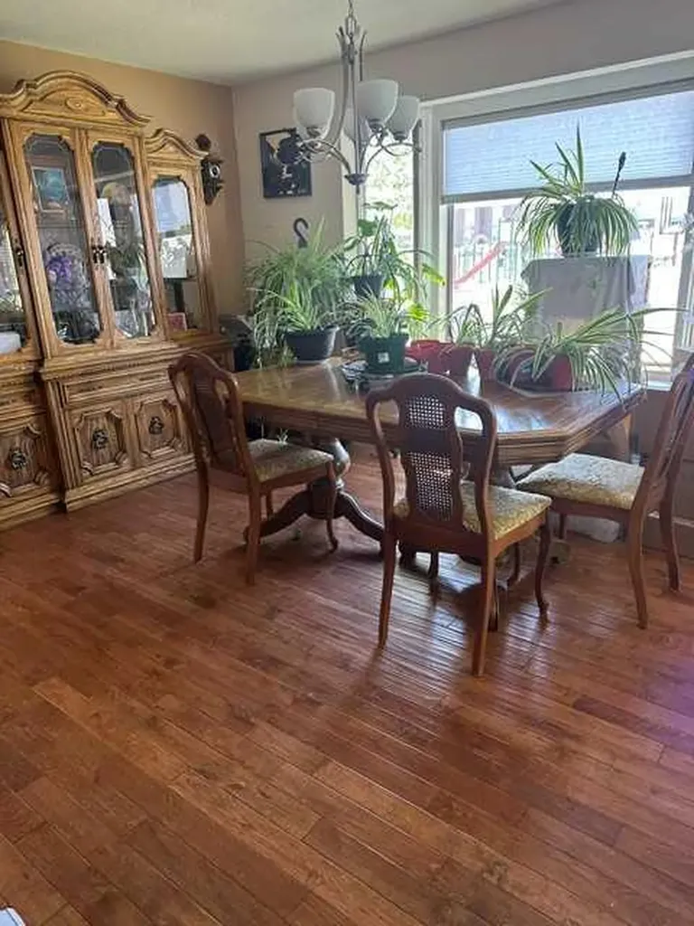 925 West Avenue Pincher Creek AB T0K1W0