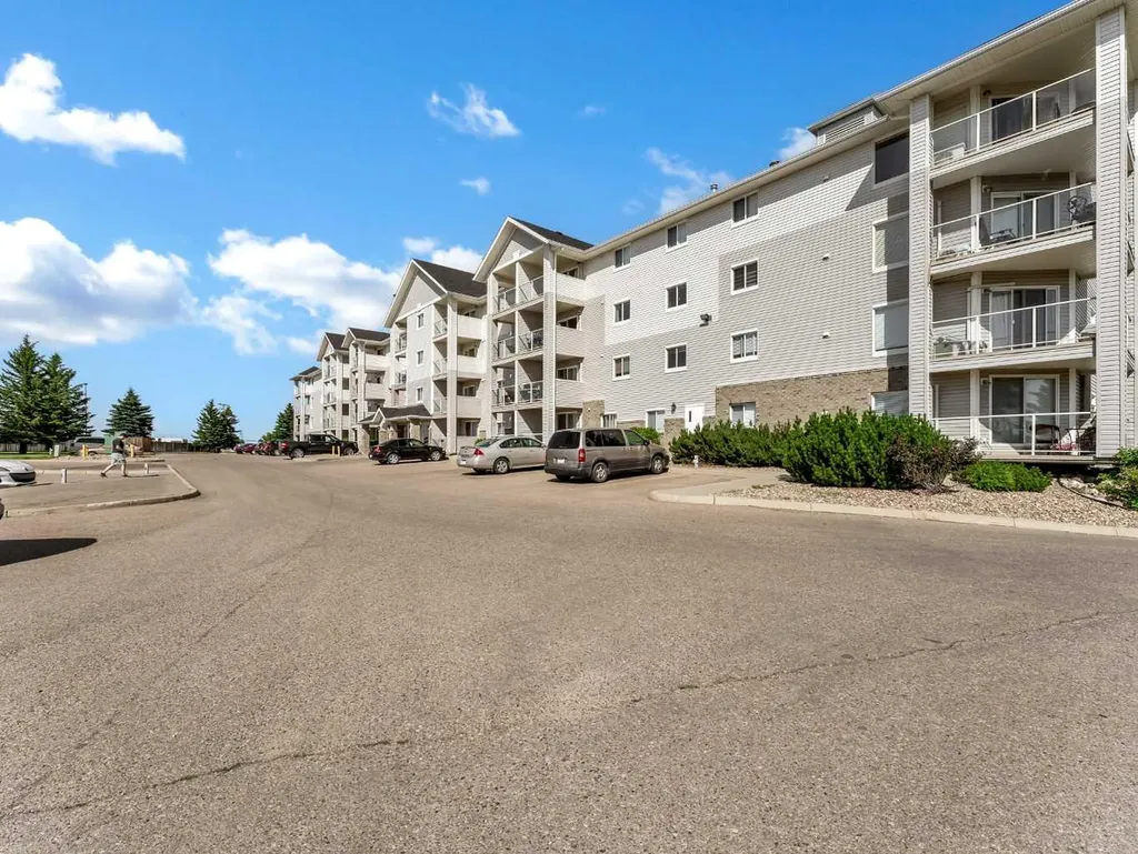 1648 Saamis Drive NW Medicine Hat AB T1C4X1