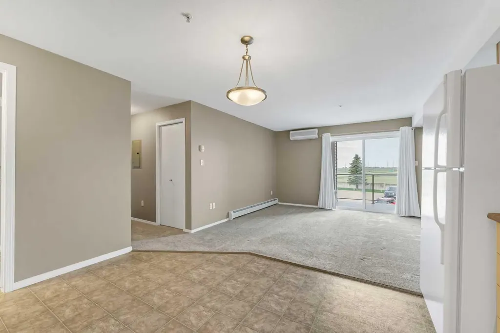 1648 Saamis Drive NW Medicine Hat AB T1C4X1