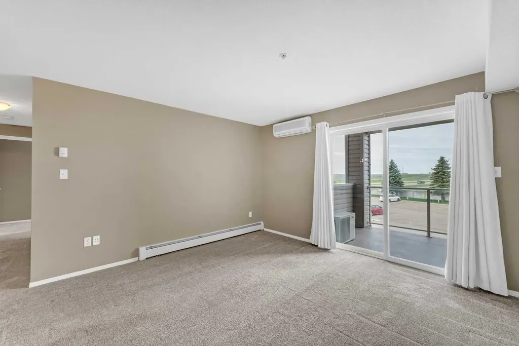 1648 Saamis Drive NW Medicine Hat AB T1C4X1