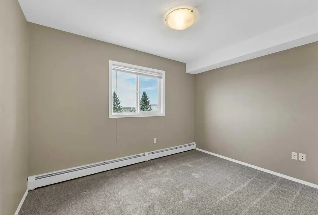 1648 Saamis Drive NW Medicine Hat AB T1C4X1