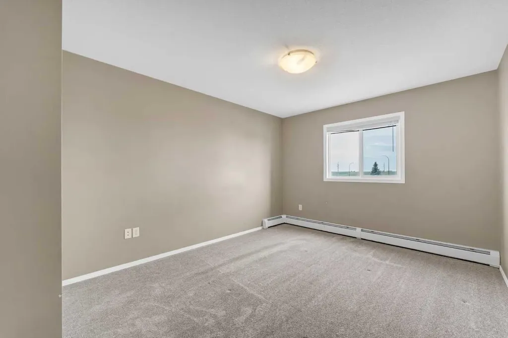1648 Saamis Drive NW Medicine Hat AB T1C4X1