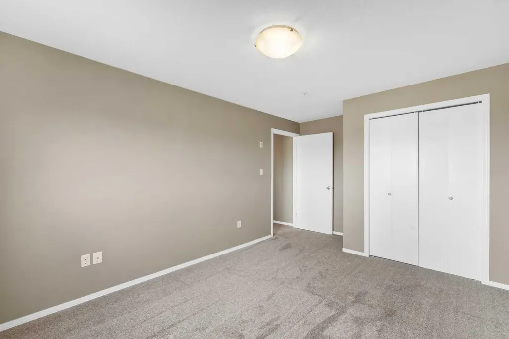 1648 Saamis Drive NW Medicine Hat AB T1C4X1