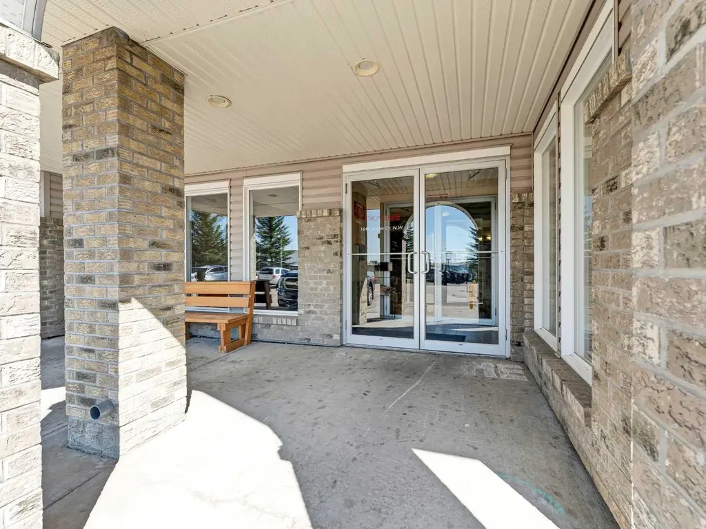 1648 Saamis Drive NW Medicine Hat AB T1C4X1