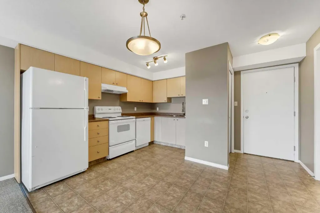 1648 Saamis Drive NW Medicine Hat AB T1C4X1