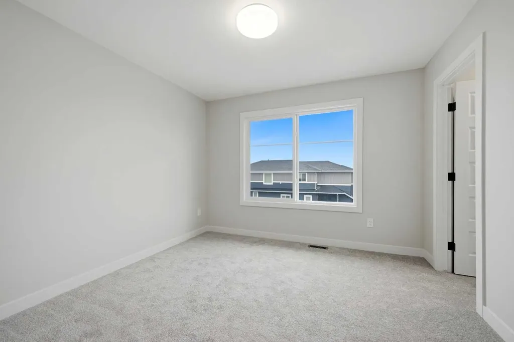 1059 Fowler Road SW Airdrie AB T4B 5T2