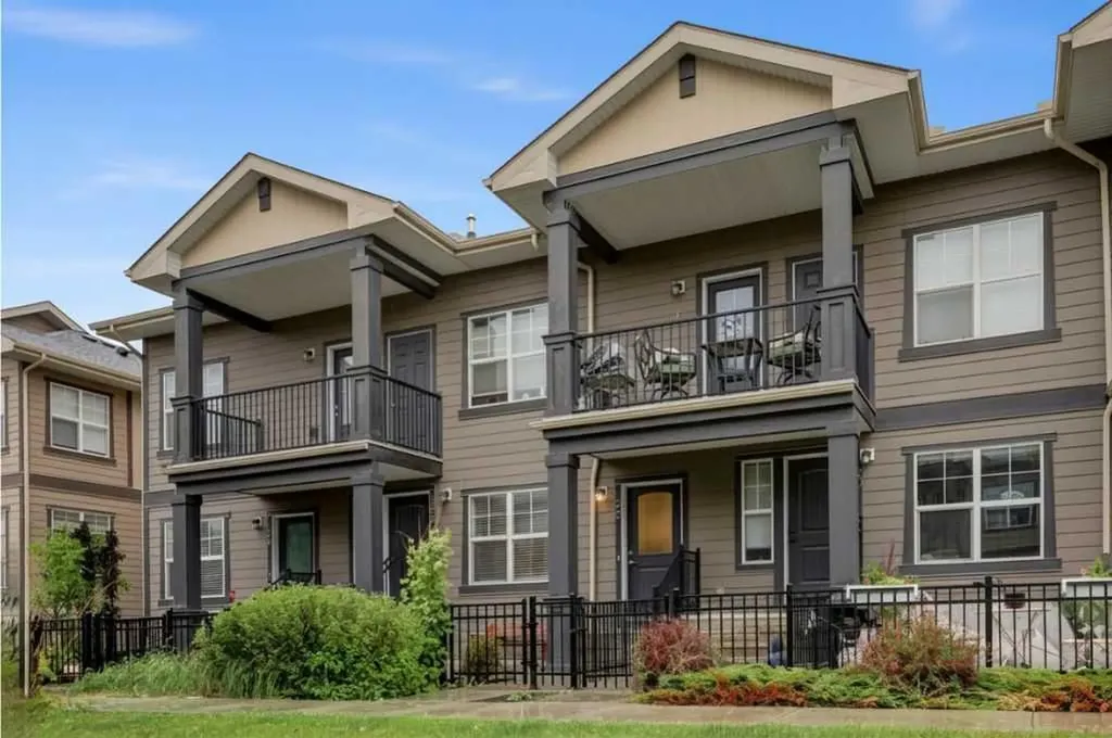 28 Evanscrest Gardens NW Calgary AB T3P 0S1