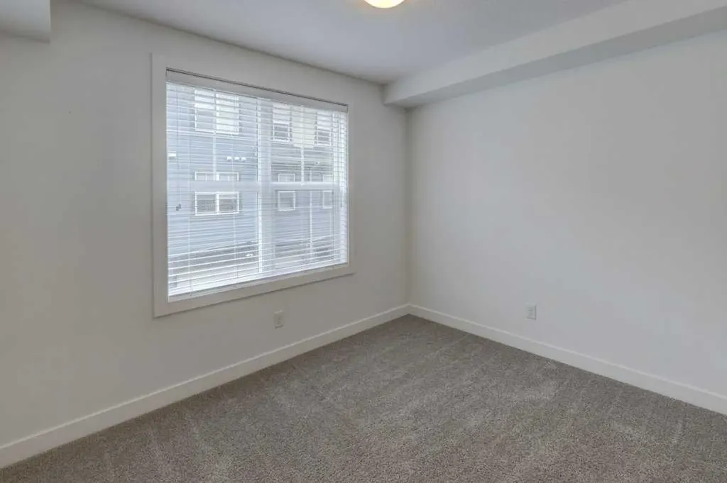 28 Evanscrest Gardens NW Calgary AB T3P 0S1