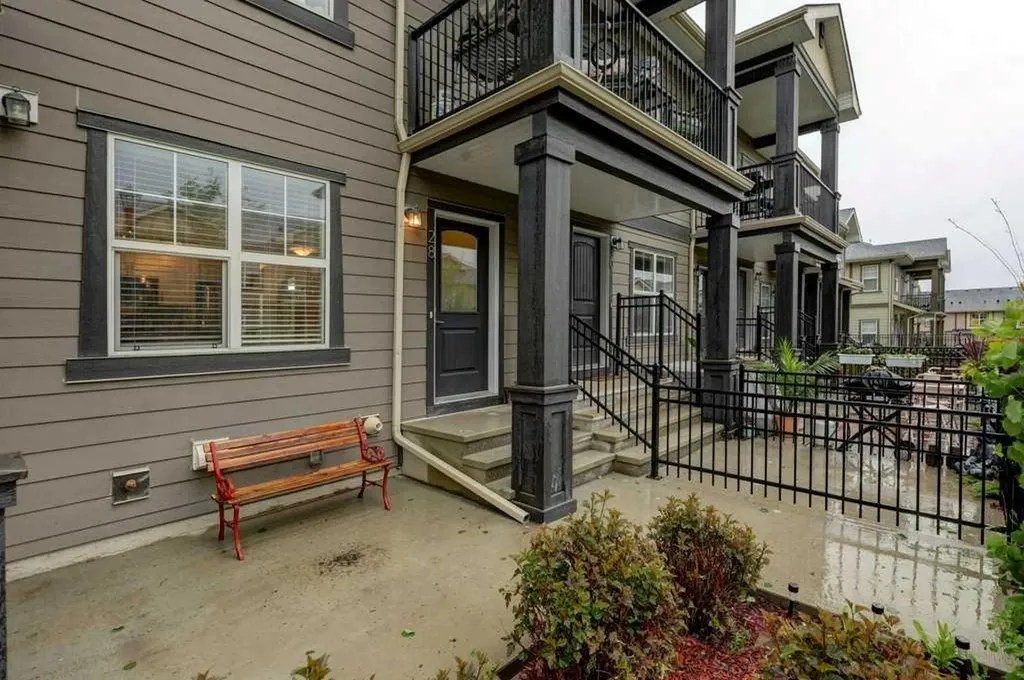 28 Evanscrest Gardens NW Calgary AB T3P 0S1
