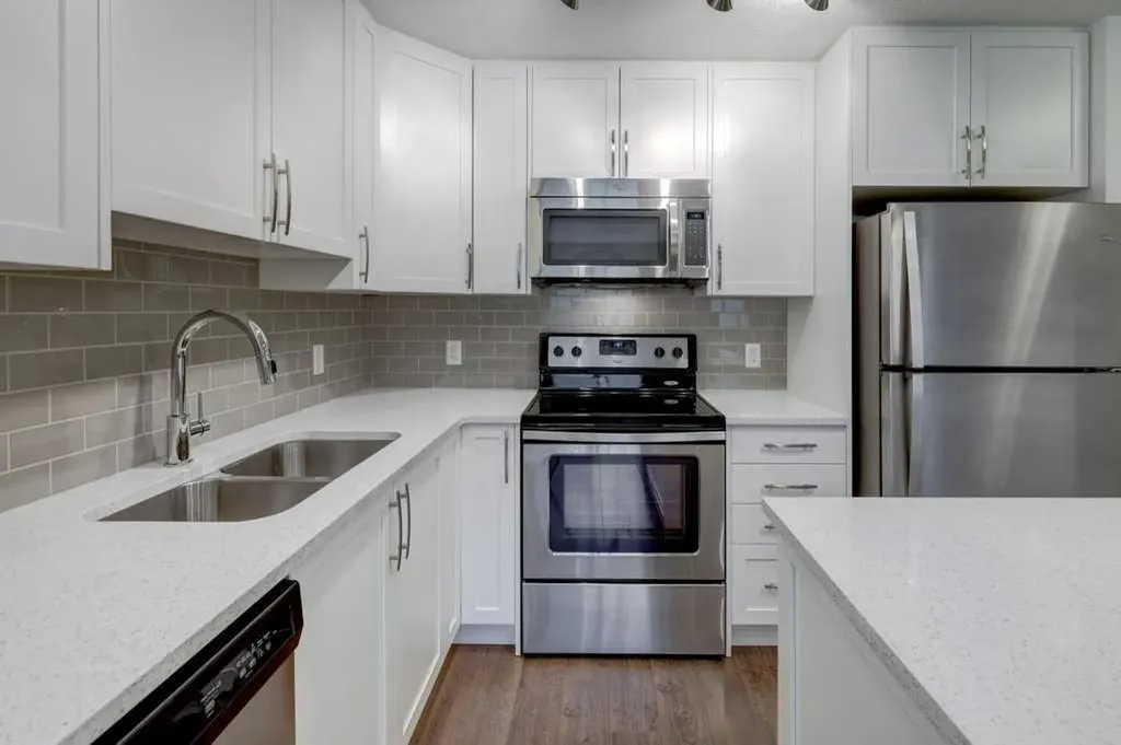 28 Evanscrest Gardens NW Calgary AB T3P 0S1