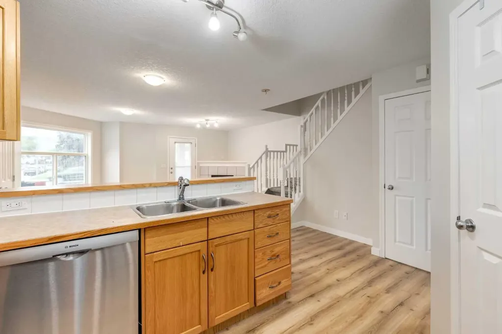6202 Bowness Road NW Calgary AB T3B 0E3