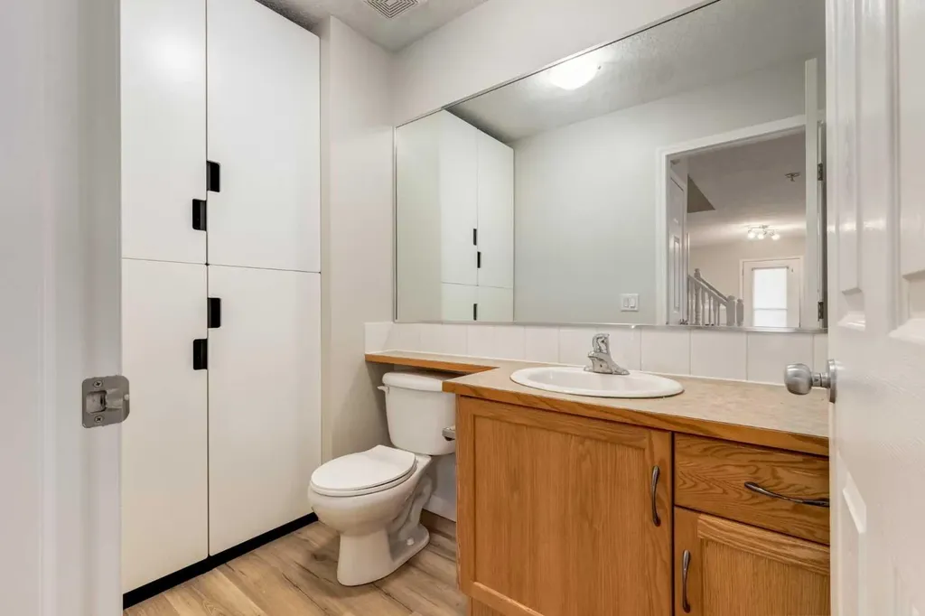 6202 Bowness Road NW Calgary AB T3B 0E3