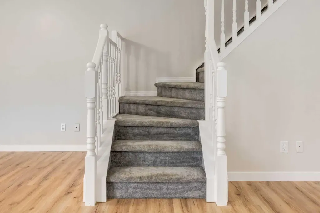 6202 Bowness Road NW Calgary AB T3B 0E3