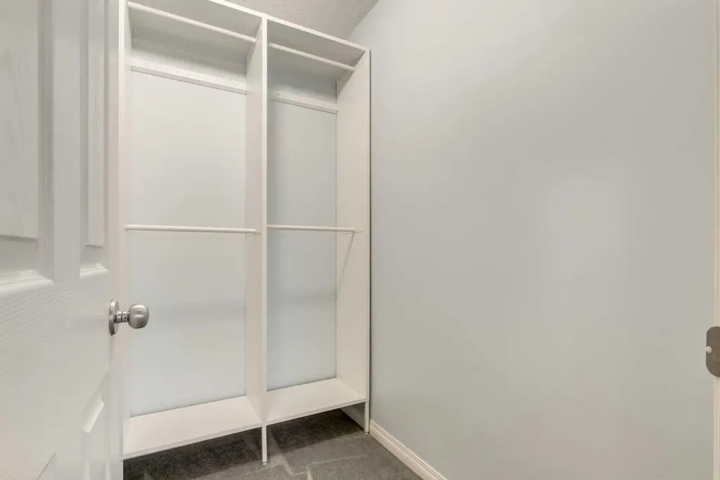 6202 Bowness Road NW Calgary AB T3B 0E3