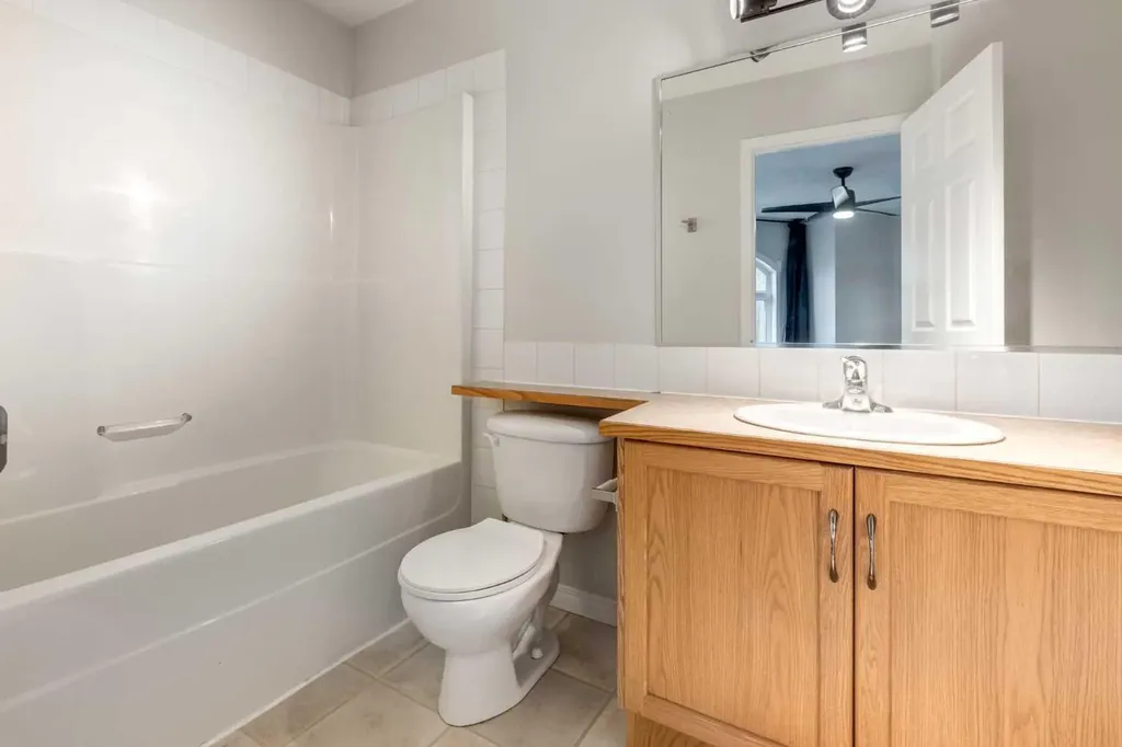 6202 Bowness Road NW Calgary AB T3B 0E3