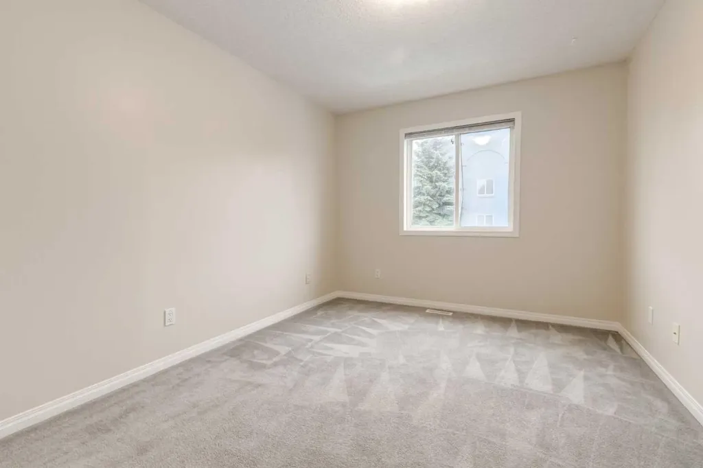 6202 Bowness Road NW Calgary AB T3B 0E3